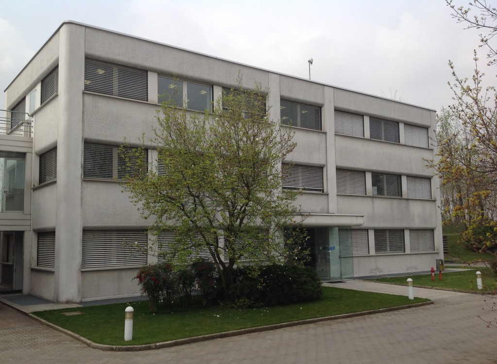 Ebm-papst S.r.l. di Mozzate (CO) opera in tre unità produttive, su un'area di circa 30.000 m², divise tra uffici, magazzini e aree di produzione.