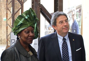 Andrea Benassi con Carla Elisa Luís Mucavi, ambasciatrice del Mozambico 